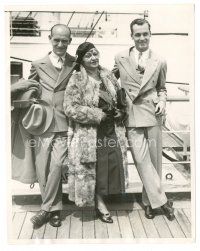 6c478 JAMES GLEASON 7.25x9 news photo '33 arriving from Europe with wife Lucile & son Russell!
