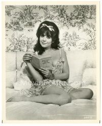 6c673 NATALIE WOOD 8.25x10 still '66 in bed in nightie reading Why Do I Need English from Penelope!