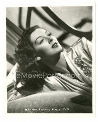 6c765 ROSALIND RUSSELL 8.25x10.25 still '30s close portrait of the beautiful star laying down!