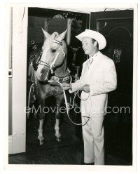 6c770 ROY ROGERS 7.25x9 still '60s standing in doorway with his beloved horse Trigger!