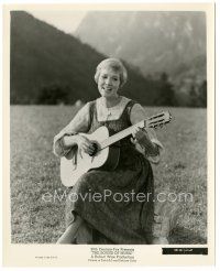 6c837 SOUND OF MUSIC 8.25x10 still '65 close up of Julie Andrews playing guitar & singing!