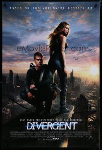 6e255 DIVERGENT advance DS 1sh '14 cool image of sexy Shailene Woodley, Theo James!