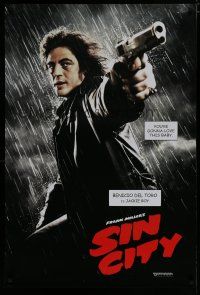 6e696 SIN CITY teaser DS 1sh '05 graphic novel by Frank Miller, cool image of Benicio Del Toro!