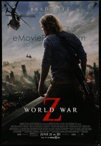 6e840 WORLD WAR Z advance DS 1sh '13 Brad Pitt overlooking burning city, zombie apocalypse!