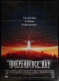6k720 INDEPENDENCE DAY French 1p '96 great image of enormous alien ship over New York City!