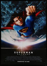 6k084 SUPERMAN RETURNS advance German 33x47 '06 Bryan Singer, Brandon Routh flying over Earth!