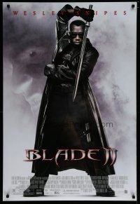 6m120 BLADE II DS 1sh '02 great image of Wesley Snipes in leather coat w/sword!