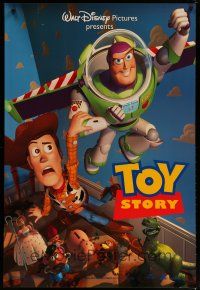 6m794 TOY STORY DS 1sh '95 Disney & Pixar cartoon, great image of Buzz & Woody flying!