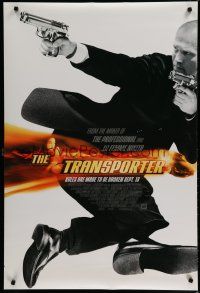6m797 TRANSPORTER int'l style A advance DS 1sh '02 cool action image of Jason Stratham w/two guns!