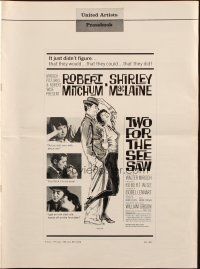 6p890 TWO FOR THE SEESAW pressbook '62 Robert Mitchum & sexy beatnik Shirley MacLaine!