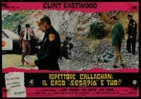 6r305 DIRTY HARRY Italian photobusta '72 image of Clint Eastwood, cops & dead body!