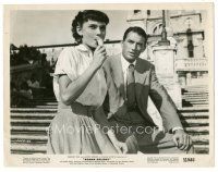 6t859 ROMAN HOLIDAY 8x10.25 still '53 Gregory Peck watches Princess Audrey Hepburn eating gelato!