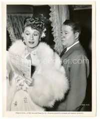 6t883 SHE WROTE THE BOOK candid 8.25x10 still '46 Joan Davis & Jack Oakie study horse Racing Form!