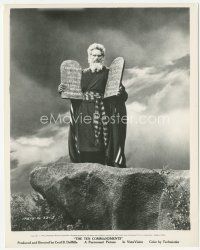 6t932 TEN COMMANDMENTS 8x10.25 still '56 Charlton Heston as Moses holding both tablets!