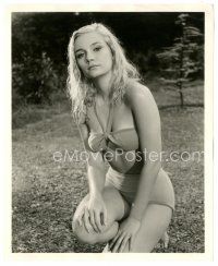 6t185 YVETTE MIMIEUX 8.25x10 still '61 kneeling in sexy 2-piece swimsuit from Light in the Piazza!