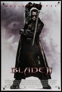 6x129 BLADE II DS 1sh '02 great image of Wesley Snipes in leather coat w/sword!