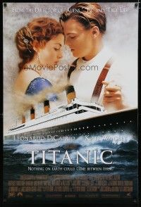 6x796 TITANIC style B int'l DS 1sh '97 great romantic image of Leonardo DiCaprio & Kate Winslet!