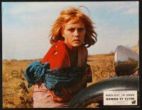 7e095 BONNIE & CLYDE French LC '67 close-up of bloodied Faye Dunaway in front of car!