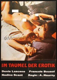 7e586 JEUX INTIMES AUX DOMICILE German '78 super close up of naked girl on bed!