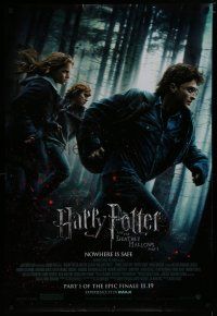 7f330 HARRY POTTER & THE DEATHLY HALLOWS PART 1 advance DS 1sh '10 Daniel Radcliffe on the run!
