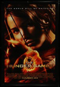 7f364 HUNGER GAMES advance DS 1sh '12 cool image of Jennifer Lawrence w/bow as Katniss!