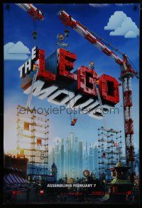 7f451 LEGO MOVIE teaser DS 1sh '14 cool image of title assembled w/cranes & plastic blocks!