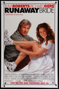 7f668 RUNAWAY BRIDE advance 1sh '99 great image of Richard Gere sitting with sexy Julia Roberts!