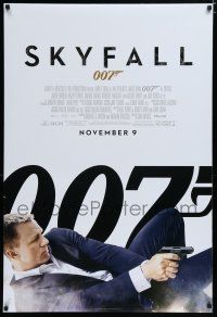 7f705 SKYFALL advance DS 1sh '12 cool image of Daniel Craig as Bond in gun barrel, newest 007!
