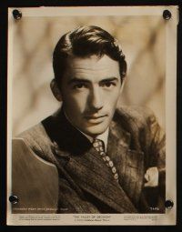 7h519 GREGORY PECK 9 8x10 stills '40s-50s great portraits of the actor in a variety of roles!
