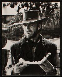 7h886 TWO MULES FOR SISTER SARA 3 7.5x9.5 stills '70 Clint Eastwood & Shirley MacLaine, cool candid