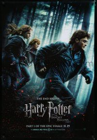 7k349 HARRY POTTER & THE DEATHLY HALLOWS PART 1 teaser DS 1sh '10 Daniel Radcliffe on the run!