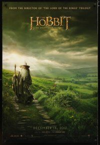 7k369 HOBBIT: AN UNEXPECTED JOURNEY teaser DS 1sh '12 cool image of Ian McKellen as Gandalf!