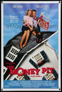 7k541 MONEY PIT 1sh '86 Steven Spielberg, Tom Hanks & Shelley Long, deeply in love & debt!