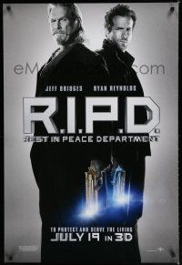 7k631 R.I.P.D. teaser DS 1sh '13 Ryan Reynolds & Jeff Bridges with glowing guns!