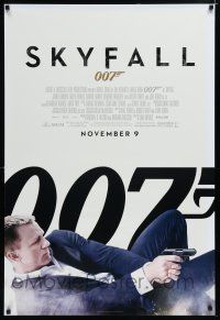 7k712 SKYFALL advance DS 1sh '12 cool c/u of Daniel Craig as James Bond on back shooting gun!