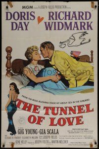 7p905 TUNNEL OF LOVE 1sh '58 romantic art of Doris Day & Richard Widmark kissing + sexy Gia Scala!