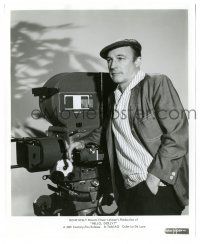 7s364 HELLO DOLLY candid 8.25x10 still '70 cool c/u of director Gene Kelly with Todd-AO camera!
