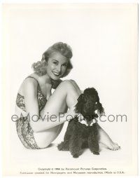 7s428 JANET LEIGH 8x10.25 still '56 sexy smiling portrait in swimsuit with her cute poodle dog!