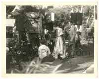 7s468 KENTUCKY candid 8x10.25 still '38 Richard Greene & Madame Sul-Te-Wan being filmed on set!
