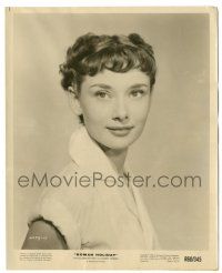 7s714 ROMAN HOLIDAY 8.25x10 still R60 head & shoulders portrait of beautiful Audrey Hepburn!