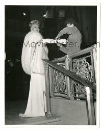 7s955 WEEK-END AT THE WALDORF deluxe candid 8x10.25 still '45 Ginger Rogers wears diamond bracelet!