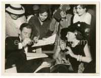 7s307 GLORIA SWANSON/HERBERT MARSHALL 6x8 news photo '34 signing autographs at the Hollywood Bowl!