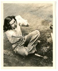 7s355 HEDY LAMARR 8x10 still '40 great candid gardening at home when she was in Boom Town!