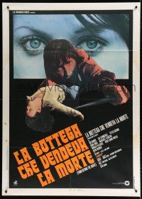 7t342 FROM BEYOND THE GRAVE Italian 1p '73 David Warner with knife & unconscious girl, different!