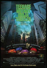 7w745 TEENAGE MUTANT NINJA TURTLES 1sh '90 live action, cool image of turtles in NYC sewers!