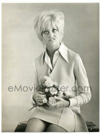7x169 LAUGH-IN deluxe TV 10.25x13.5 still '60s wacky portrait of Goldie Hawn with crossed eyes!