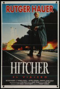 7y189 HITCHER Argentinean '86 great image of Rutger Hauer w/shotgun on the highway!