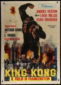 7y697 KING KONG ESCAPES Italian 1p '68 cool different Franco art of the giant ape crushing city!