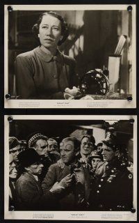 8a913 GREAT DAY 2 8x10 stills '46 you've seen such girls as Flora Robson in this town!