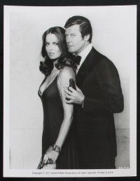 8a680 SPY WHO LOVED ME 5 verical 8x10 stills '77 Roger Moore as Bond w/ sexy Barbara Bach and harem